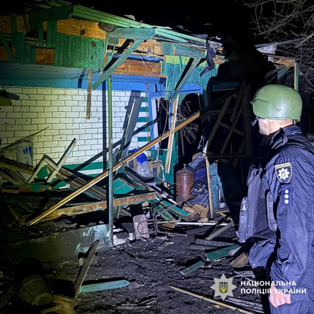 Поліція Харківщини продовжує документувати наслідки злочинів окупантів Поліція Харківщини продовжує документувати наслідки злочинів окупантів